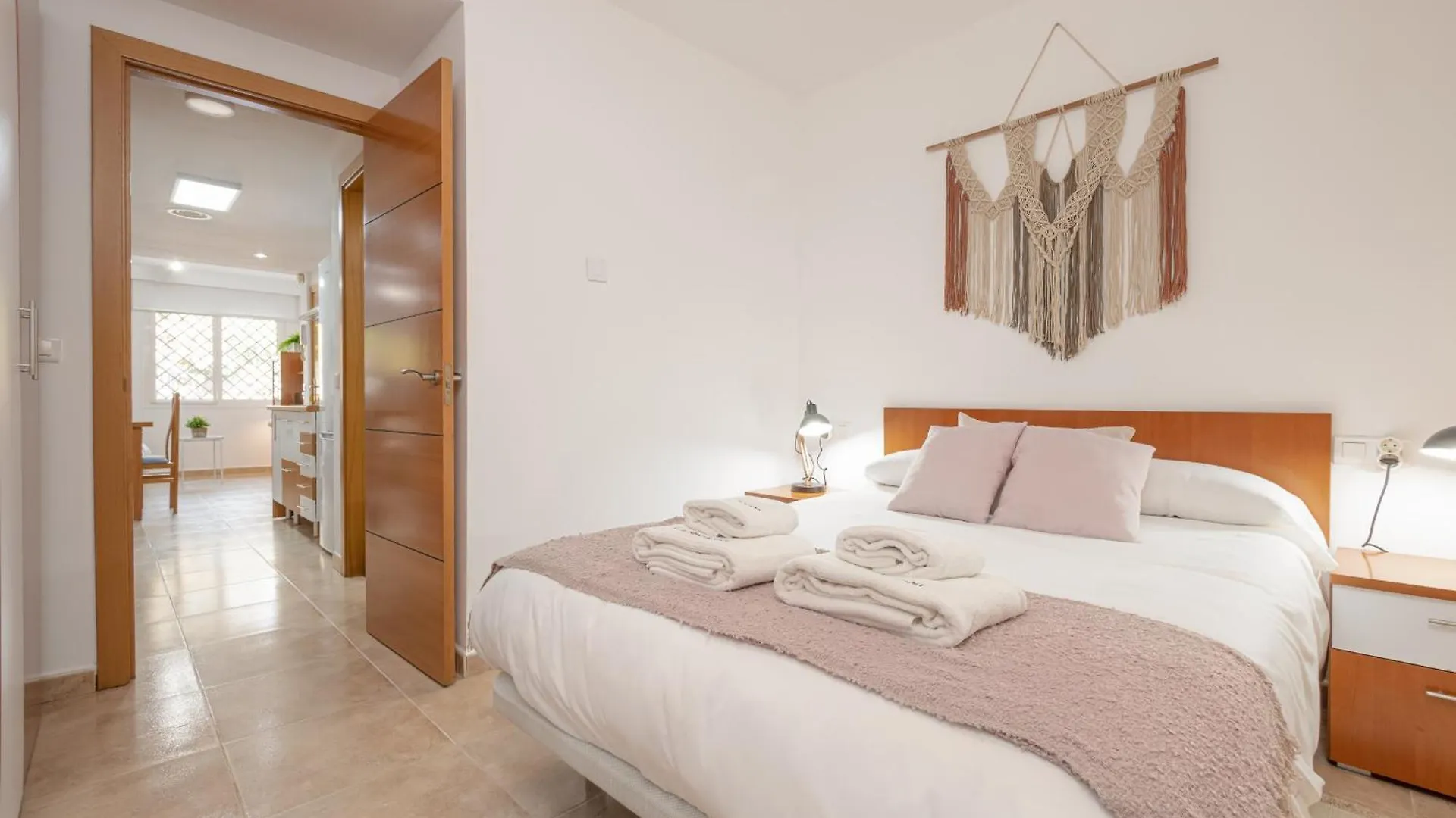 C55 Cosy Apartment Close To The Beach contacts
